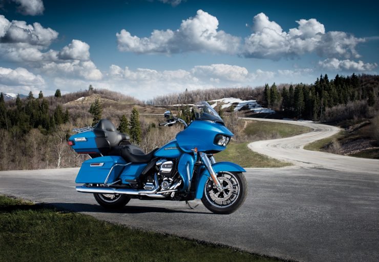 HARLEY-DAVIDSON ROAD GLIDE