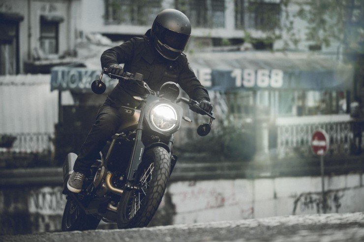 husqvarna svartpilen 701 style