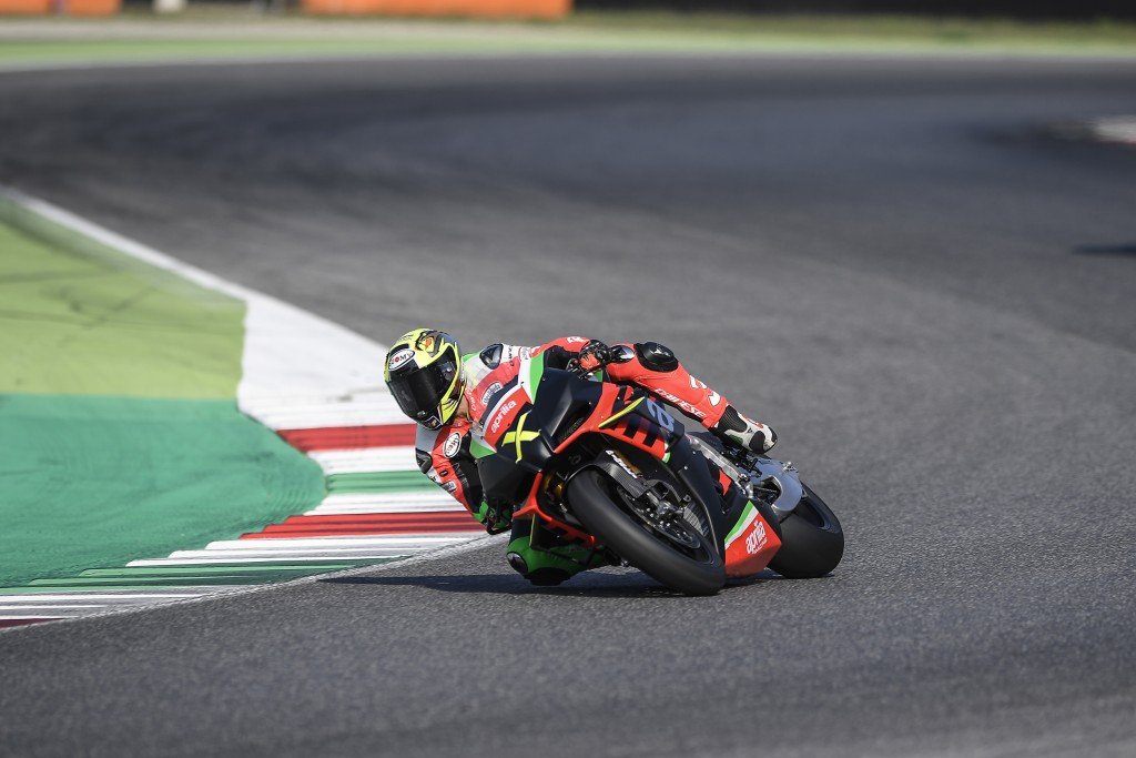 aprilia rsv4 x