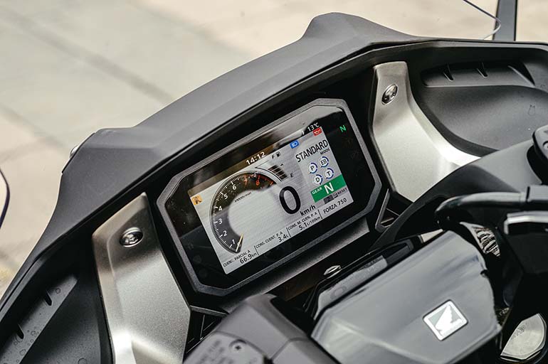 honda forza 750 consumi