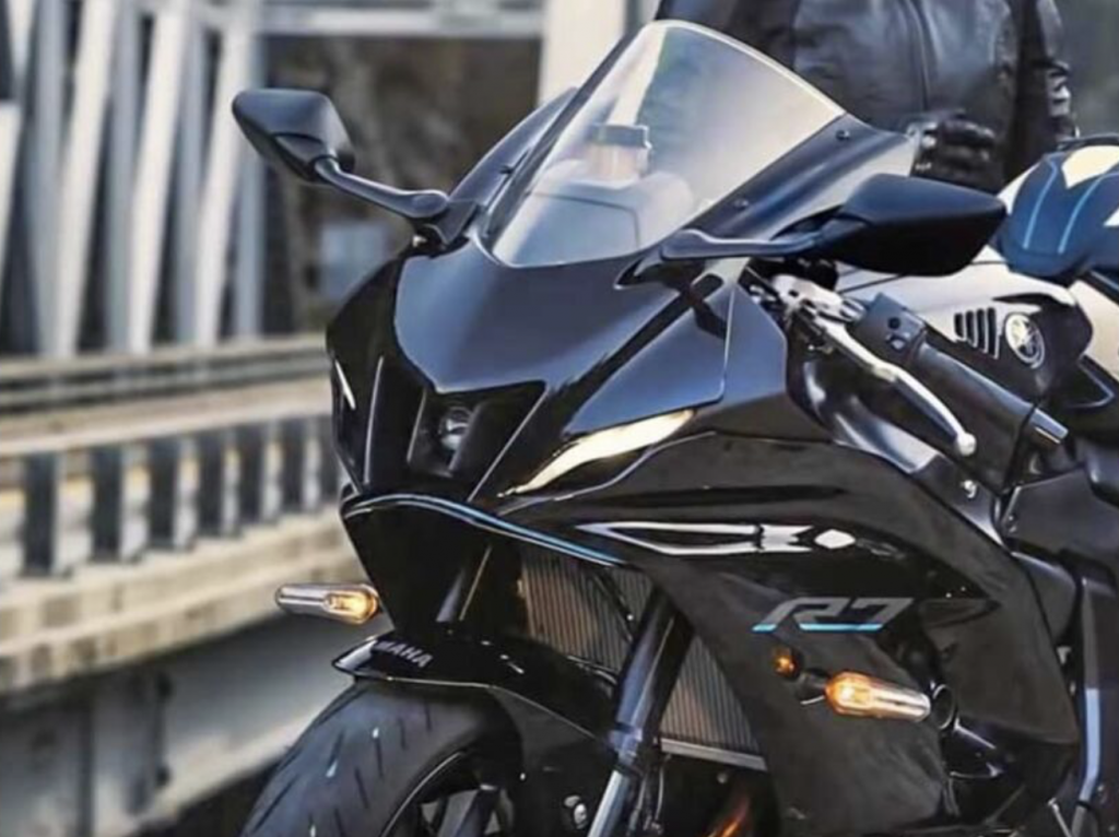 Yamaha R7 2022