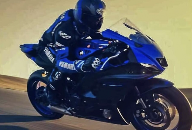 Yamaha R7 2022